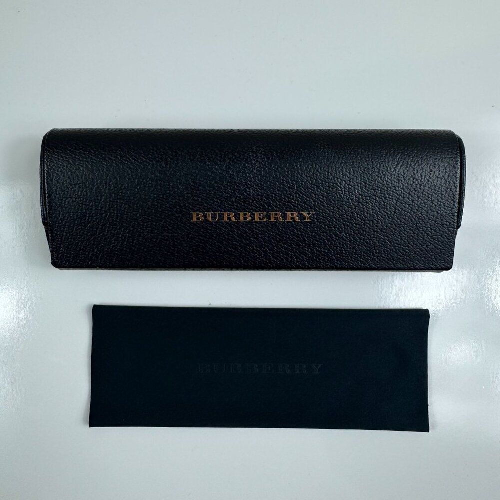 Burberry Pebbled Leather Glasses Case with Cleaning Cloth Magnetic Hardshell